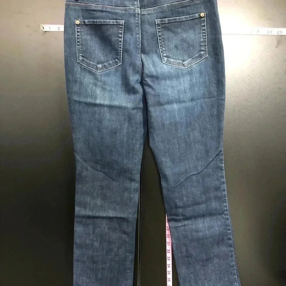 Coldwater Creek Boot cut low rise, stretch, 5 pocket,belt loop, blue jeans - Picture 2 of 7
